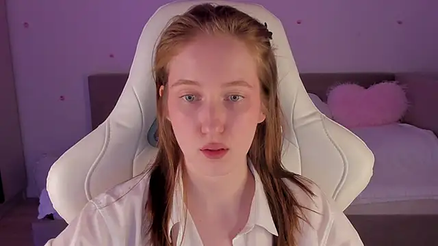 Snapshot of CrystalSoul_ chatting on November 10, 9:14 pm CrystalSoul online show from November 10, 9:14 pm