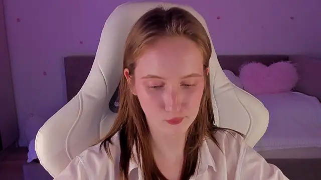 Snapshot of CrystalSoul_ chatting on November 12, 12:33 am CrystalSoul online show from November 12, 12:33 am