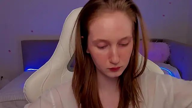 Snapshot of CrystalSoul_ chatting on November 28, 3:42 am CrystalSoul online show from November 28, 3:42 am