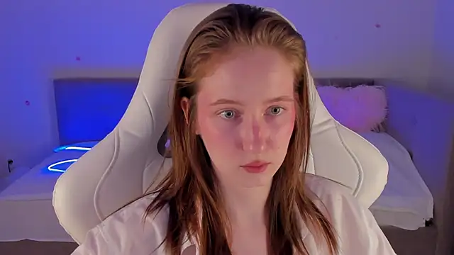 Snapshot of CrystalSoul_ chatting on November 30, 2:15 am CrystalSoul online show from November 30, 2:15 am