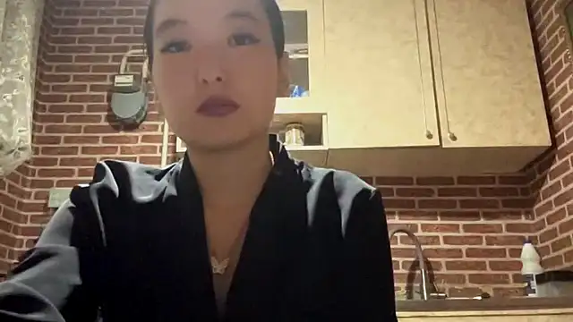 Snapshot of EmmaLeexth chatting on September 19, 2:18 pm EmmaLeexth online show from September 19, 2:18 pm