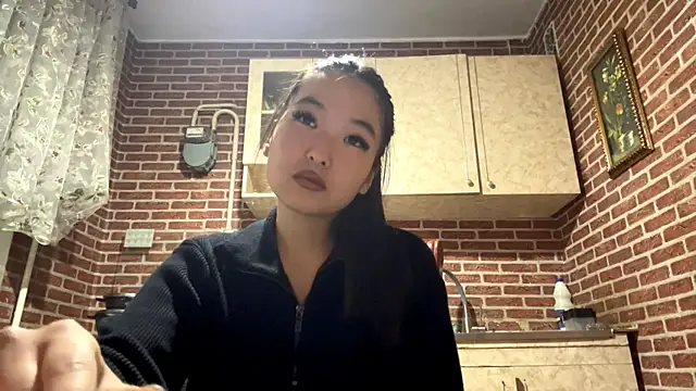 EmmaLeexth online show from November 6, 12:28 pm