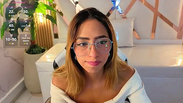 Snapshot of tamara_tp chatting on March 3, 7:20 pm tamara tp online show from March 3, 7:20 pm