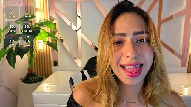 Snapshot of tamara_tp chatting on March 12, 7:42 pm tamara tp online show from March 12, 7:42 pm