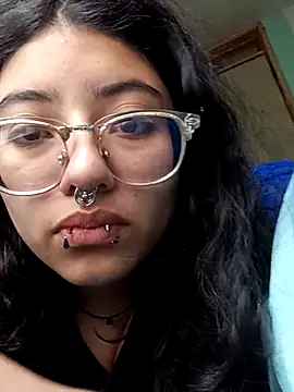 SabrinaV  online show from February 22, 6:39 pm