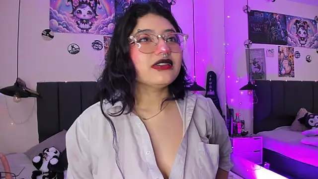 SabrinaV  online show from April 16, 11:22 am