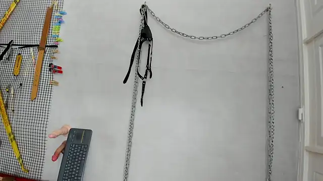 Snapshot of BDSM_MEDUZA chatting on August 2, 5:44 pm BDSM MEDUZA online show from August 2, 5:44 pm