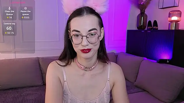 Snapshot of EmmaJakson chatting on September 27, 2:11 pm EmmaJakson online show from September 27, 2:11 pm