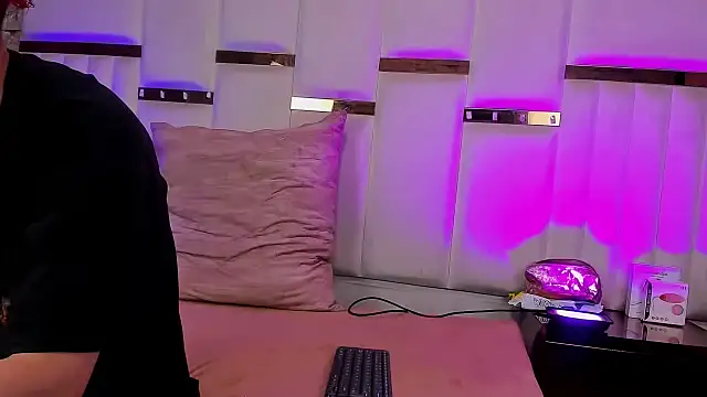 ANLLELOAndANGELA online show from November 15, 4:36 pm