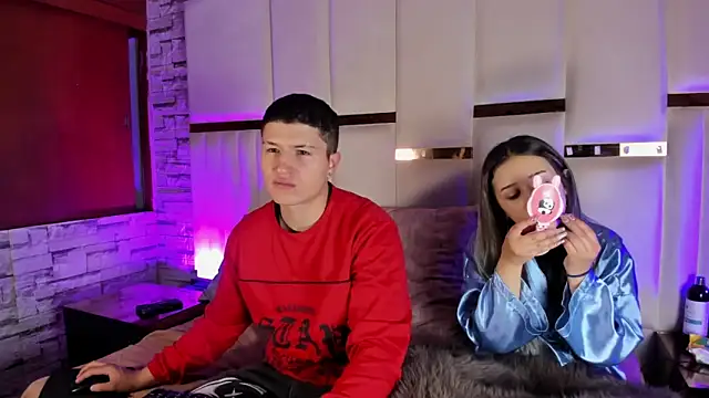 ANLLELOAndANGELA online show from April 29, 4:55 pm