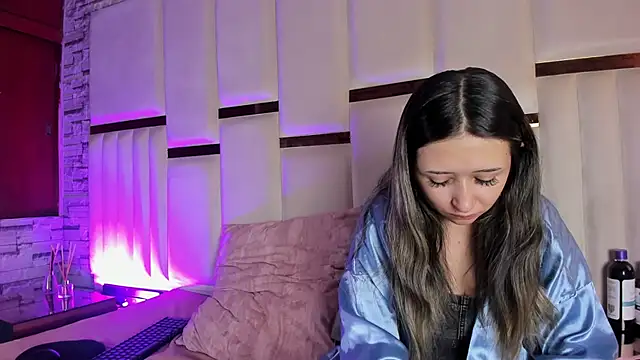 Snapshot of ANLLELOAndANGELA chatting on June 11, 5:00 pm ANLLELOAndANGELA online show from June 11, 5:00 pm
