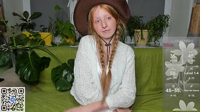 Snapshot of RitaSweety18 chatting on November 16, 7:52 pm RitaSweety18 online show from November 16, 7:52 pm