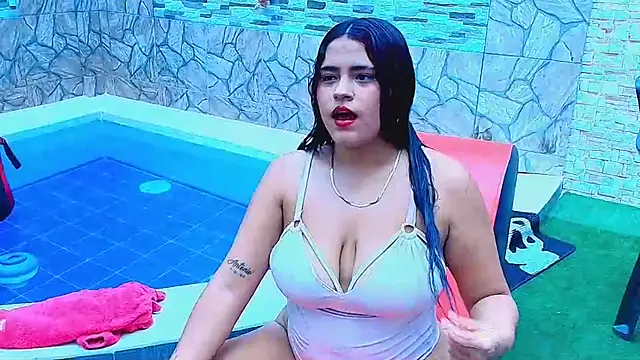 Selenegomezz online show from December 5, 7:21 pm