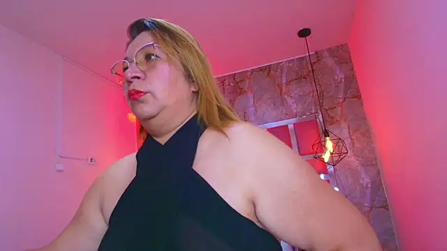 Snapshot of MaylinRosse_ chatting on December 2, 6:58 pm MaylinRosse online show from December 2, 6:58 pm