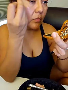 Snapshot of sw33th3art chatting on September 26, 5:28 pm sw33th3art online show from September 26, 5:28 pm