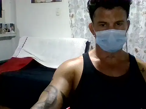 Snapshot of XavierFox1 chatting on September 19, 3:30 am XavierFox1 online show from September 19, 3:30 am