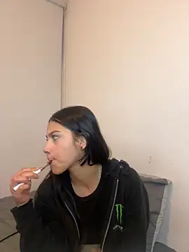 Snapshot of Mia_fire666 chatting on December 2, 5:13 am Mia fire666 online show from December 2, 5:13 am