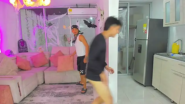 Snapshot of Houseofwarrios chatting on October 27, 5:22 am Houseofwarrios online show from October 27, 5:22 am