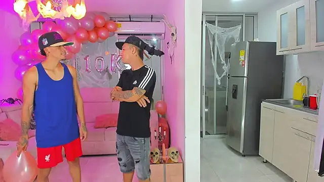 Snapshot of Houseofwarrios chatting on October 28, 5:33 am Houseofwarrios online show from October 28, 5:33 am