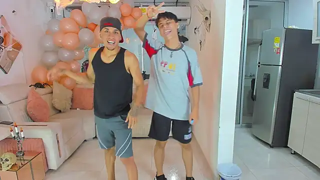 Snapshot of Houseofwarrios chatting on October 31, 5:52 am Houseofwarrios online show from October 31, 5:52 am