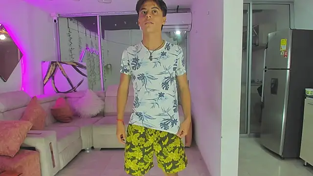 Snapshot of Houseofwarrios chatting on November 4, 5:28 am Houseofwarrios online show from November 4, 5:28 am