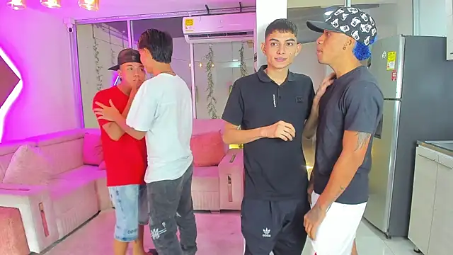 Snapshot of Houseofwarrios chatting on November 27, 5:31 am Houseofwarrios online show from November 27, 5:31 am