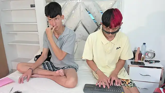 Snapshot of DemianSalvatore chatting on October 24, 7:54 pm DemianSalvatore online show from October 24, 7:54 pm