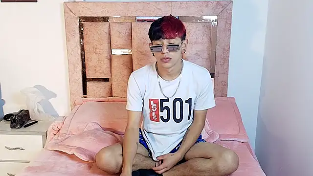 Snapshot of DemianSalvatore chatting on November 6, 1:06 am DemianSalvatore online show from November 6, 1:06 am