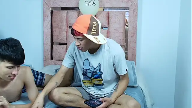 Snapshot of DemianSalvatore chatting on December 3, 8:51 pm DemianSalvatore online show from December 3, 8:51 pm