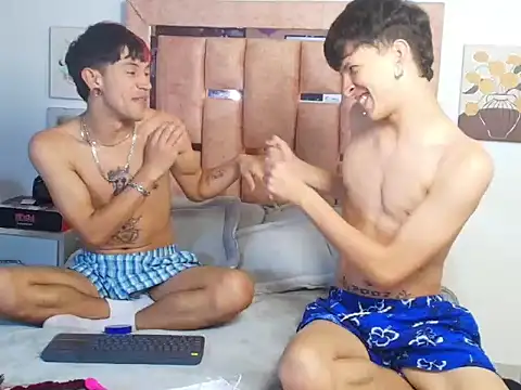 Snapshot of DemianSalvatore chatting on December 18, 8:15 pm DemianSalvatore online show from December 18, 8:15 pm