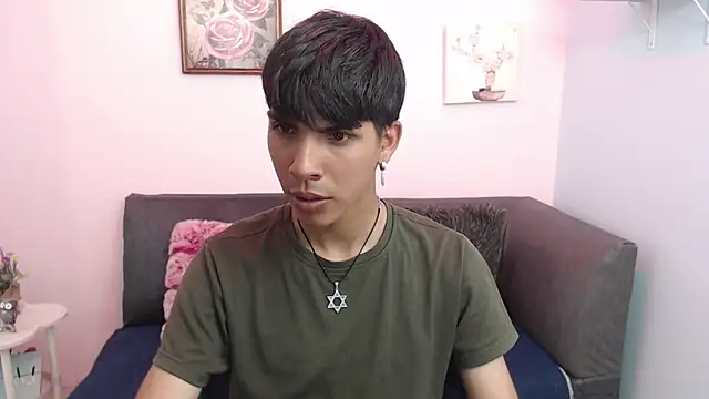 Snapshot of David_925_ chatting on September 24, 4:05 am David 925 online show from September 24, 4:05 am