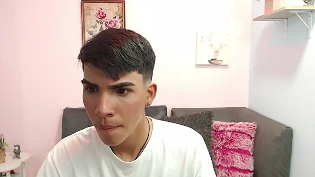 Snapshot of David_925_ chatting on October 7, 4:20 am David 925 online show from October 7, 4:20 am