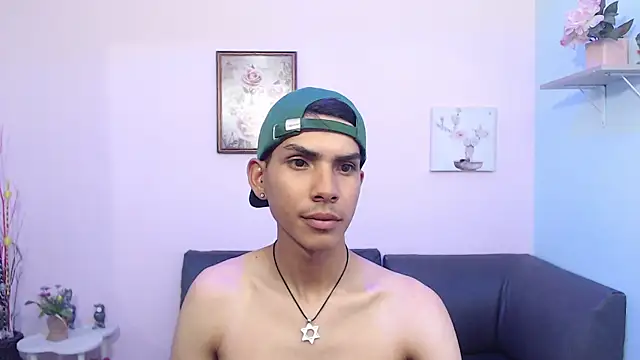 Snapshot of David_925_ chatting on October 18, 3:53 am David 925 online show from October 18, 3:53 am