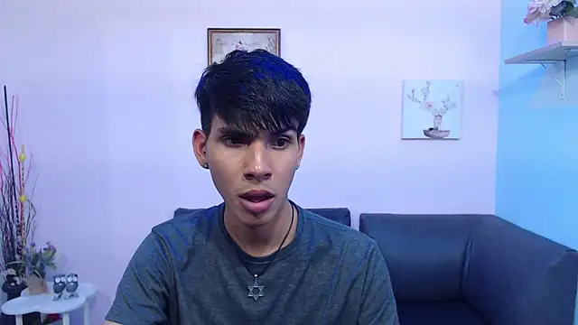 Snapshot of David_925_ chatting on October 26, 4:18 am David 925 online show from October 26, 4:18 am