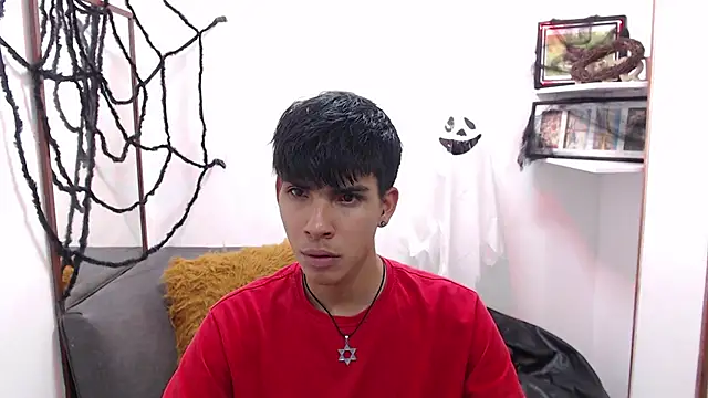 Snapshot of David_925_ chatting on October 29, 3:53 am David 925 online show from October 29, 3:53 am