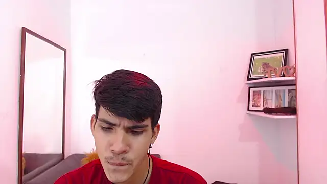 Snapshot of David_925_ chatting on November 6, 3:29 am David 925 online show from November 6, 3:29 am