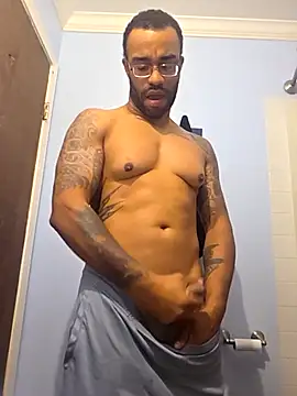 Snapshot of Justahungdad chatting on October 26, 2:12 pm Justahungdad online show from October 26, 2:12 pm