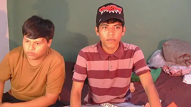 Snapshot of P4NT0J4 chatting on March 15, 2:28 am P4NT0J4 online show from March 15, 2:28 am