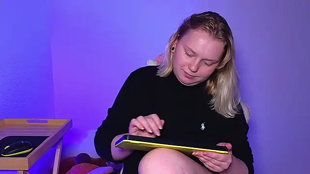 lame cat online show from September 28, 12:05 am