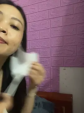 Snapshot of Tanakute20 chatting on March 12, 4:35 pm Tanakute20 online show from March 12, 4:35 pm