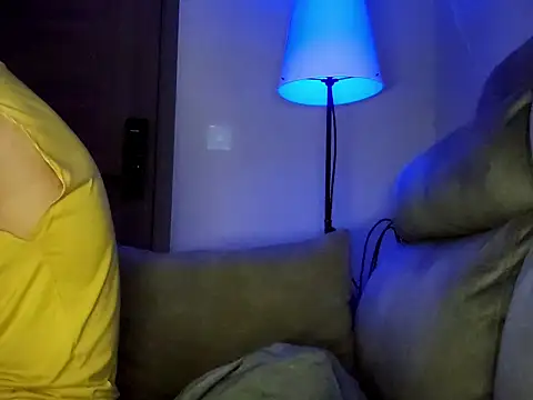 Snapshot of JayJayz_zz chatting on December 18, 5:24 am JayJayz zz online show from December 18, 5:24 am