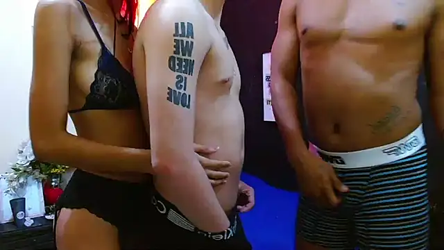 SSEXYY BITCHH online show from October 8, 6:33 am