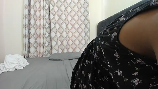 Snapshot of Pretty_Ebony_Doll chatting on April 19, 9:41 am Pretty Ebony Doll online show from April 19, 9:41 am