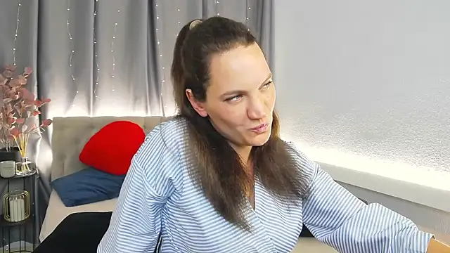 IvetaRayy online show from September 28, 12:32 pm