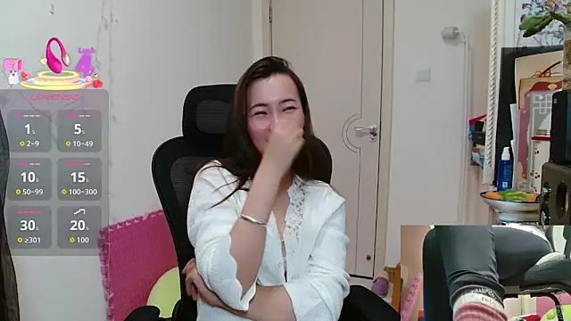 sallycui online show from November 6, 12:39 pm