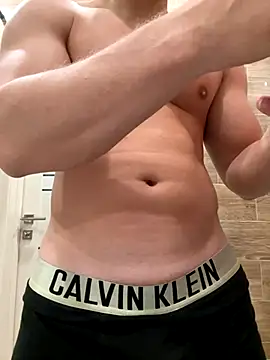 Snapshot of Magic-love1 chatting on November 17, 7:58 am Magic-love1 online show from November 17, 7:58 am