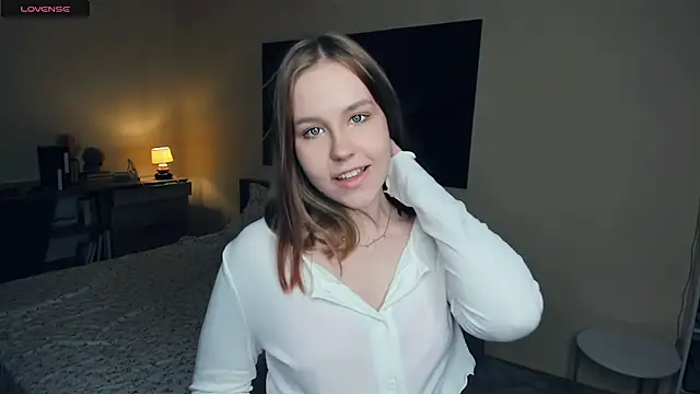 Snapshot of MaliaBourraine chatting on September 24, 7:44 am MaliaBourraine online show from September 24, 7:44 am