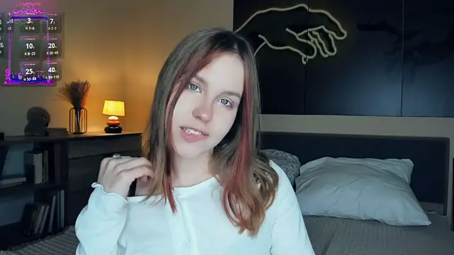 Snapshot of MaliaBourraine chatting on October 11, 9:19 am MaliaBourraine online show from October 11, 9:19 am