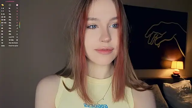 Snapshot of MaliaBourraine chatting on December 2, 7:03 am MaliaBourraine online show from December 2, 7:03 am