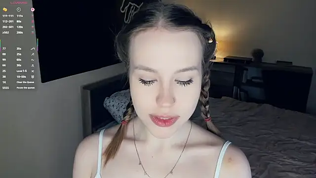 Snapshot of MaliaBourraine chatting on December 14, 7:03 am MaliaBourraine online show from December 14, 7:03 am